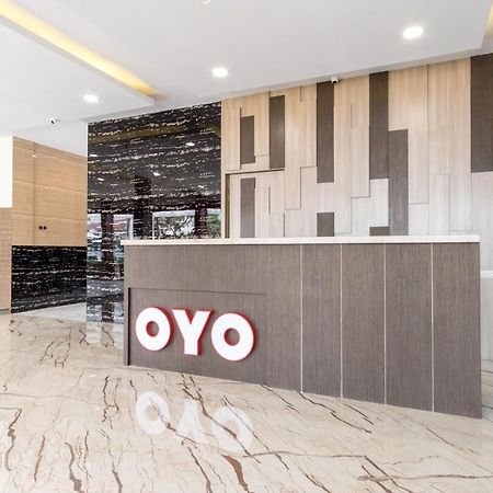 Oyo 727 Merlion Hotel Medan Luaran gambar