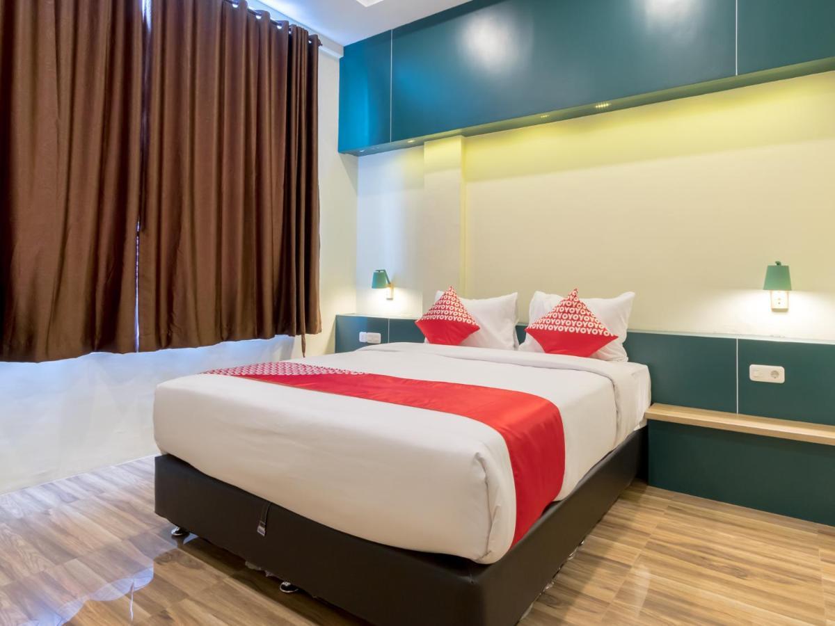 Oyo 727 Merlion Hotel Medan Luaran gambar