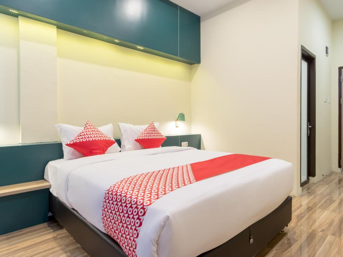 Oyo 727 Merlion Hotel Medan Luaran gambar