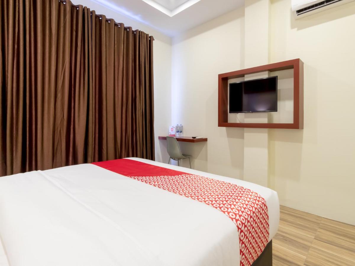 Oyo 727 Merlion Hotel Medan Luaran gambar
