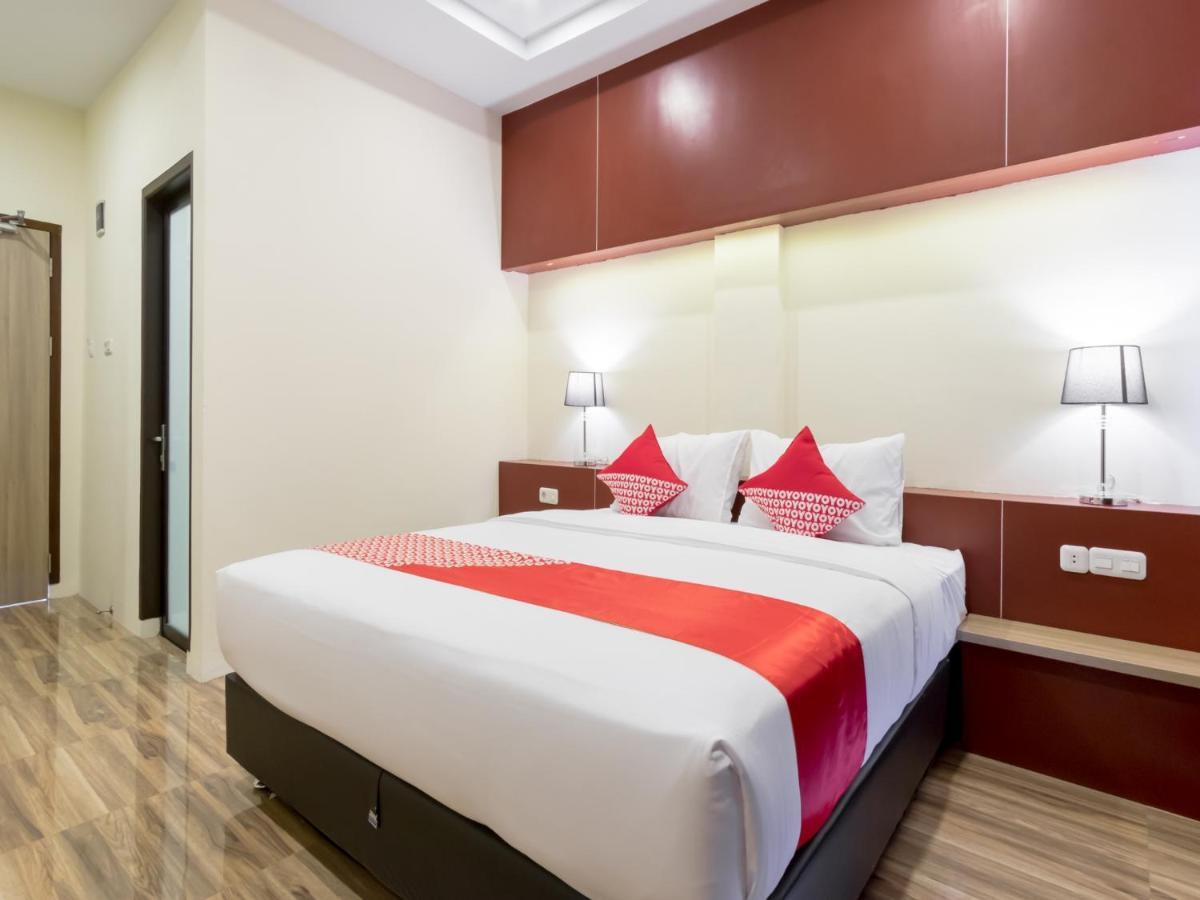 Oyo 727 Merlion Hotel Medan Luaran gambar
