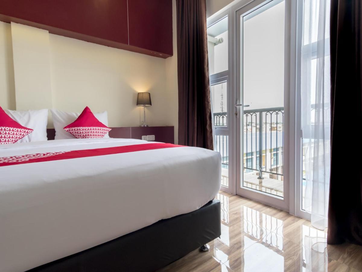 Oyo 727 Merlion Hotel Medan Luaran gambar