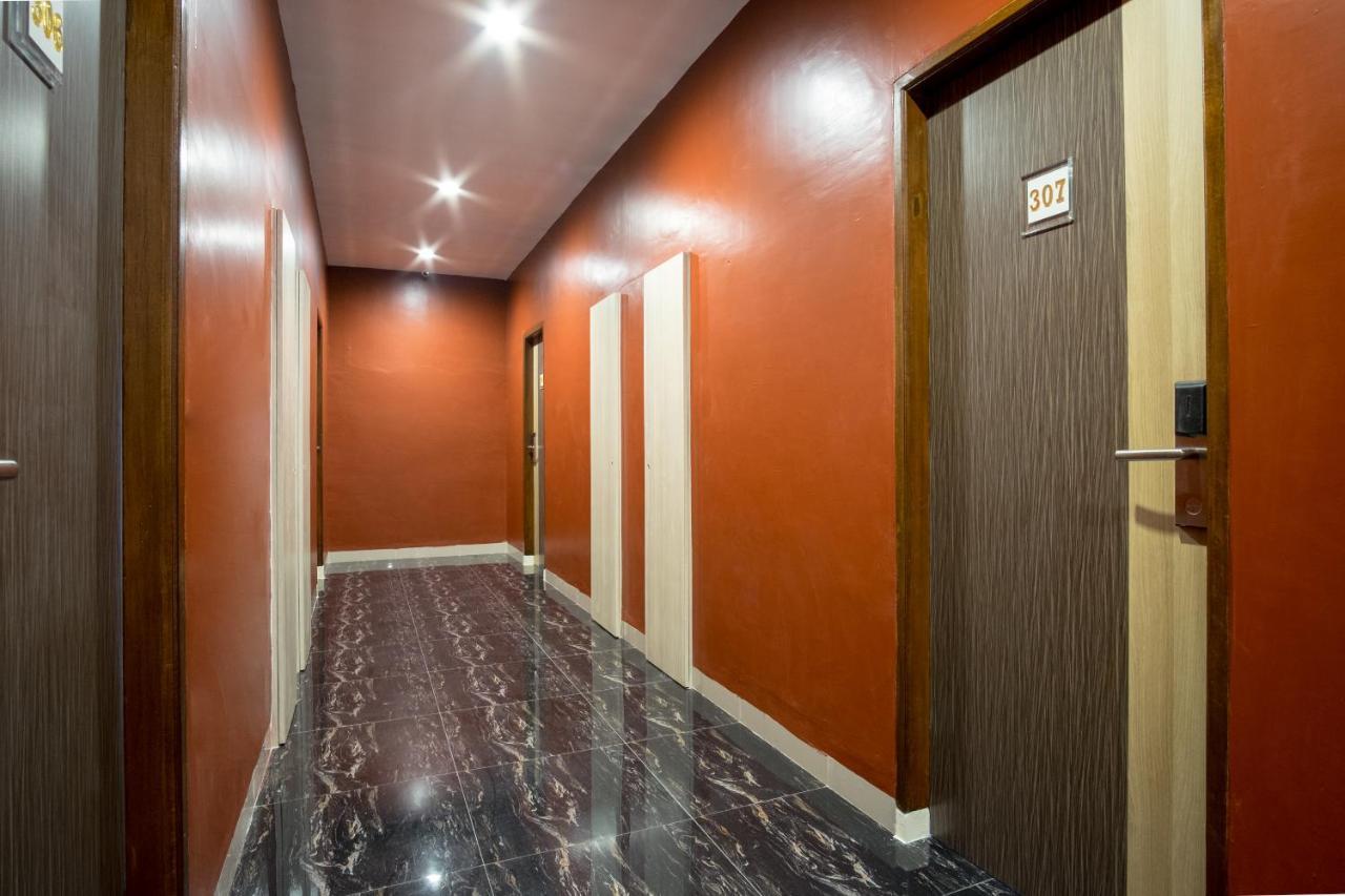 Oyo 727 Merlion Hotel Medan Luaran gambar