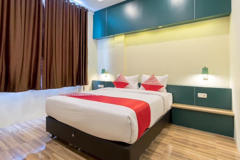 Oyo 727 Merlion Hotel Medan Luaran gambar