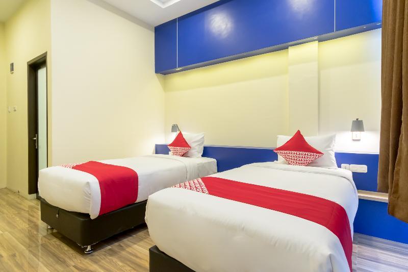 Oyo 727 Merlion Hotel Medan Luaran gambar