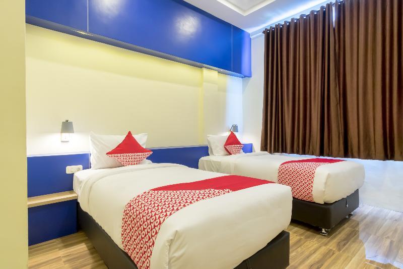 Oyo 727 Merlion Hotel Medan Luaran gambar