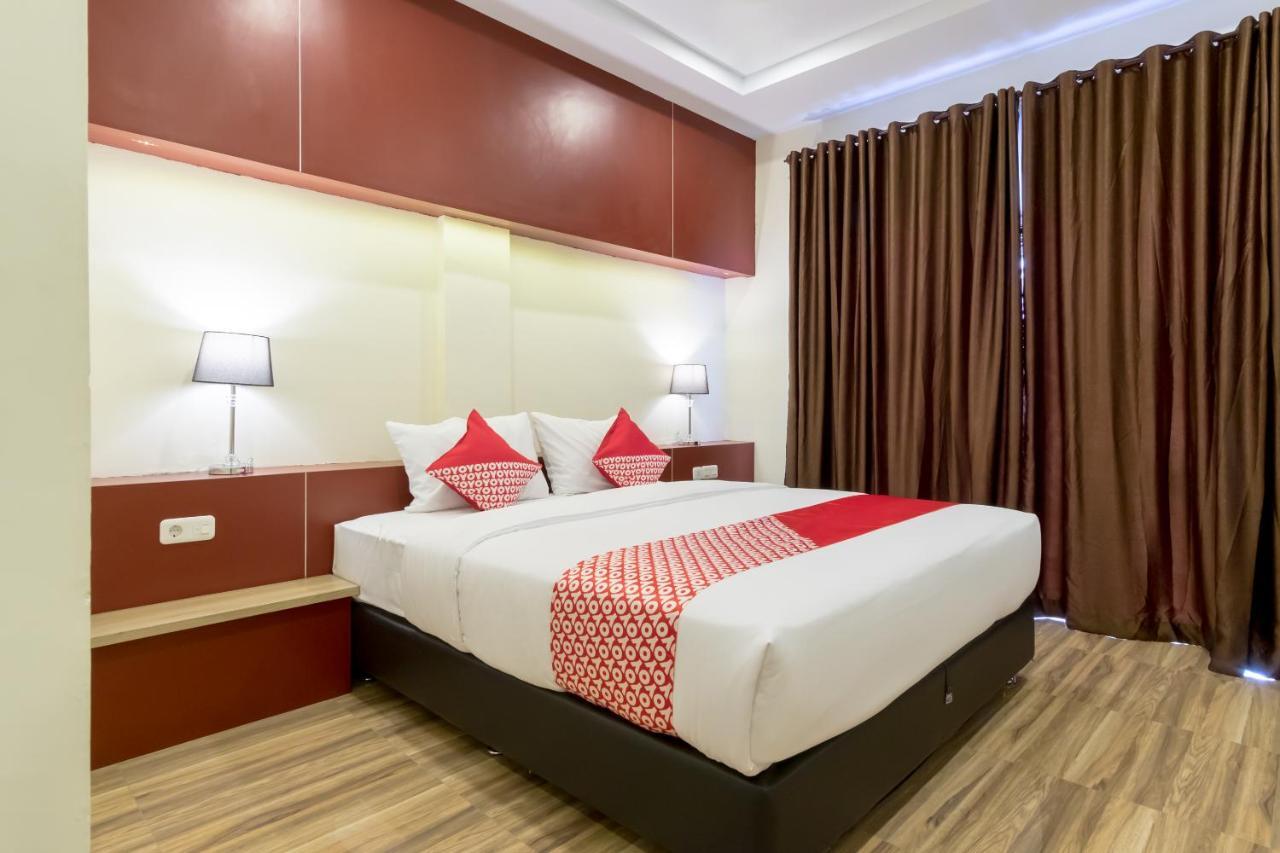 Oyo 727 Merlion Hotel Medan Luaran gambar